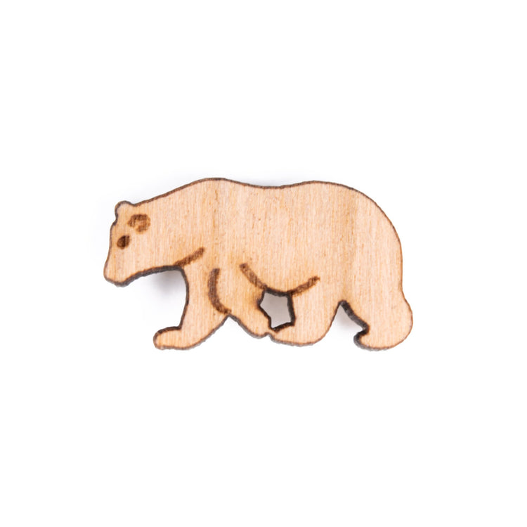 熊の木製ピンバッジ