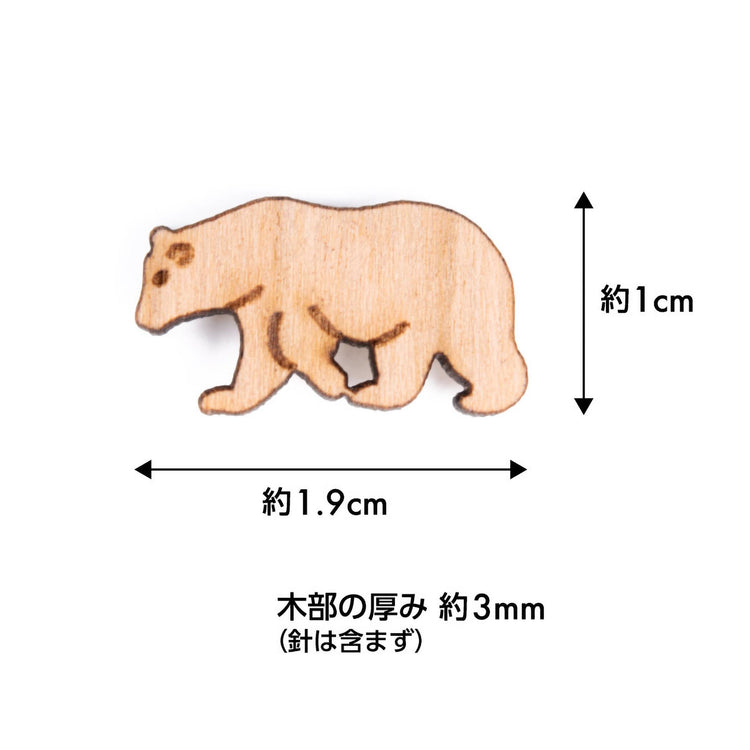 熊の木製ピンバッジ